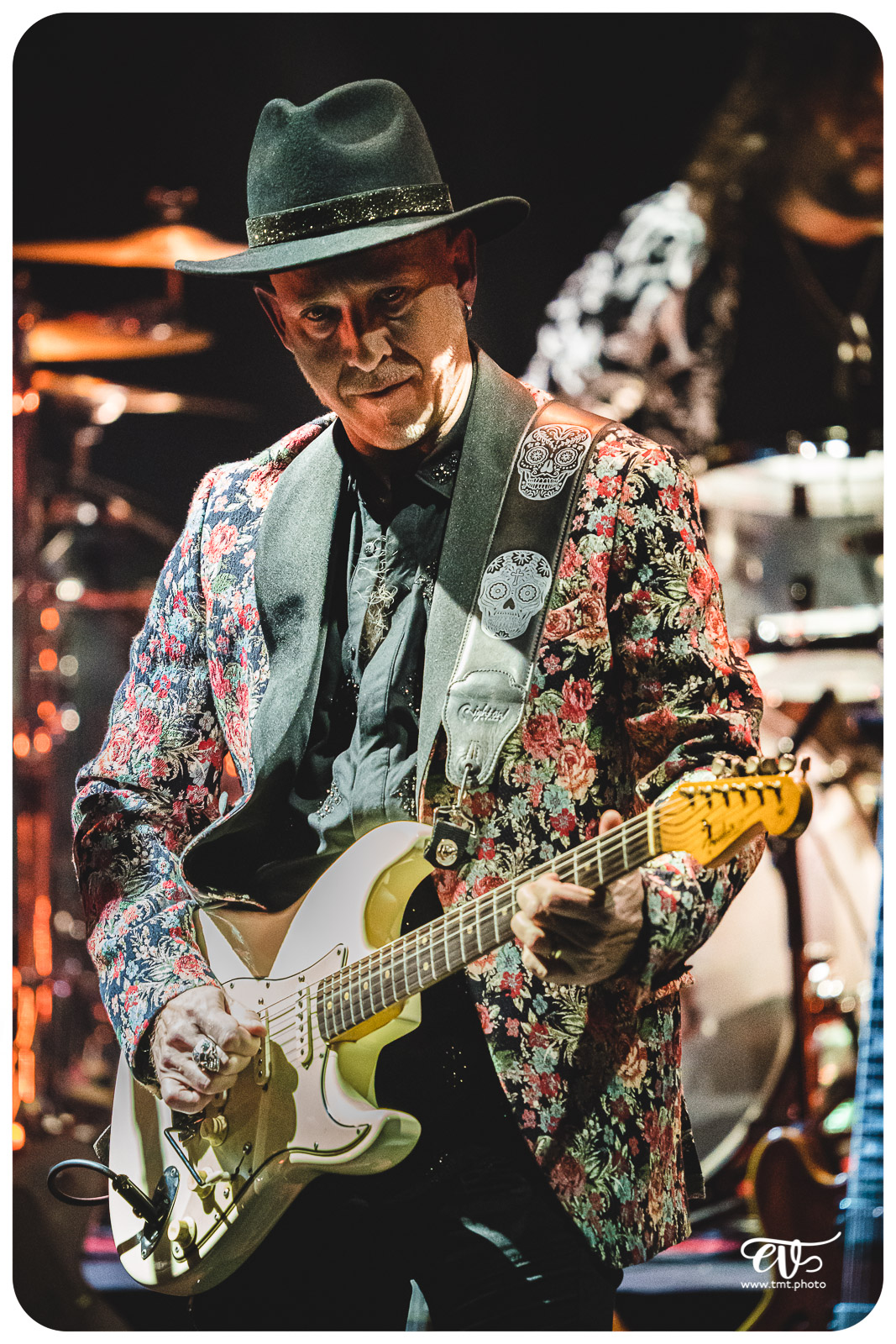 L'HISTOIRE DU ROCK EN 13 GUITARES